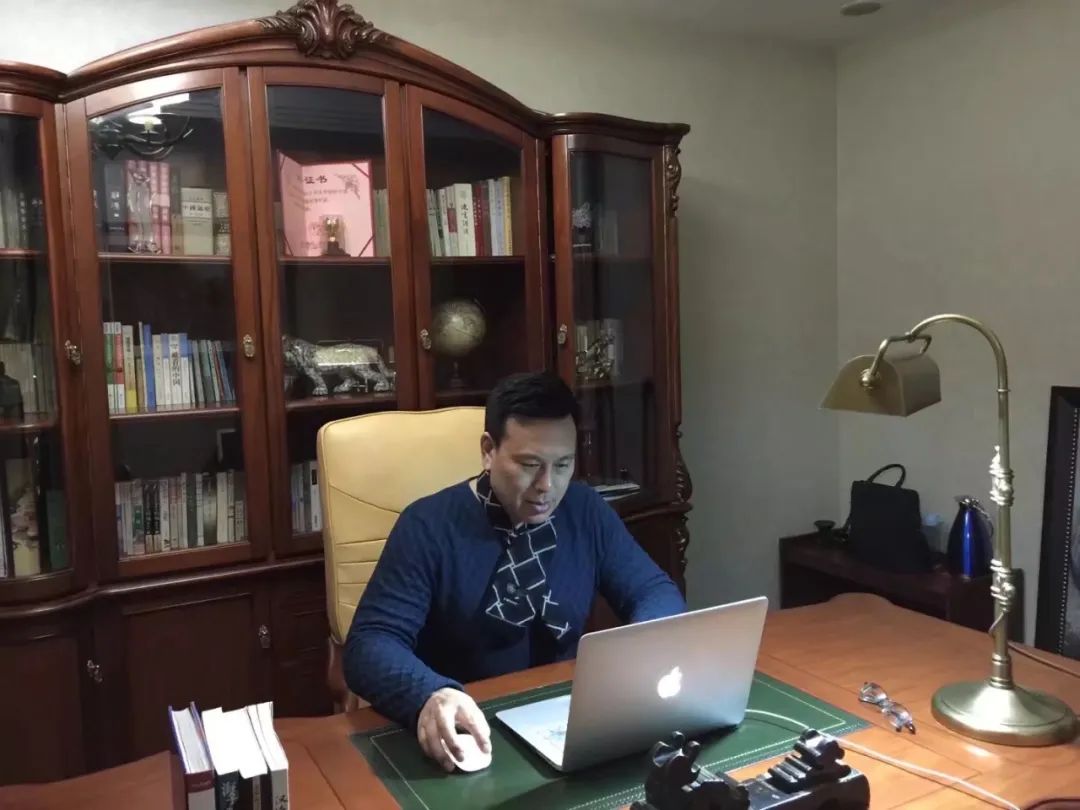 人物专访|诗者,天地之心;健者,自强不息。他是诗人,也是健美运动员 人物专访|诗者,天地之心;健者,自强不息。他是诗人,也是健美运动员